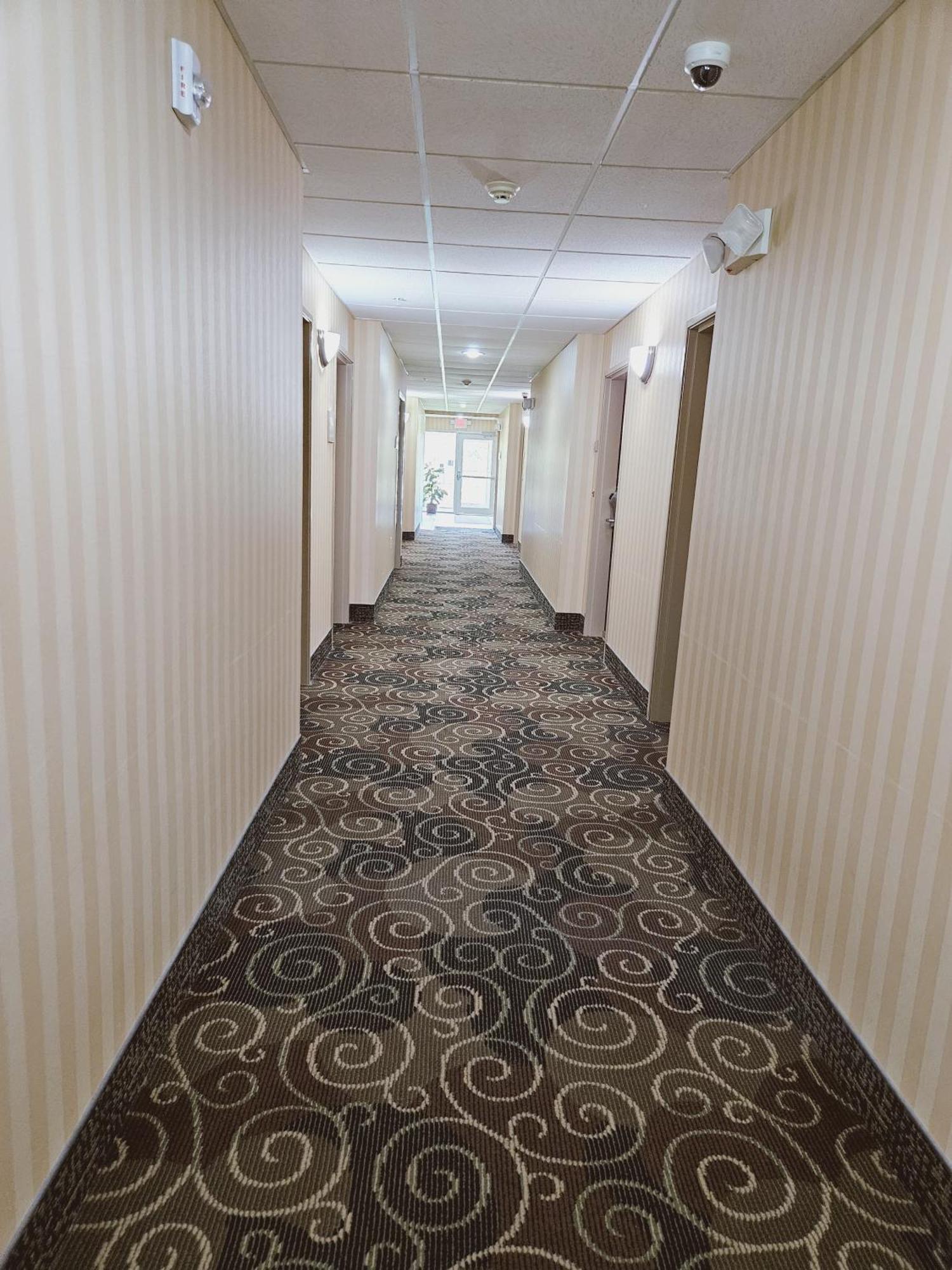 Cobblestone Inn & Suites - Bloomfield Exterior photo