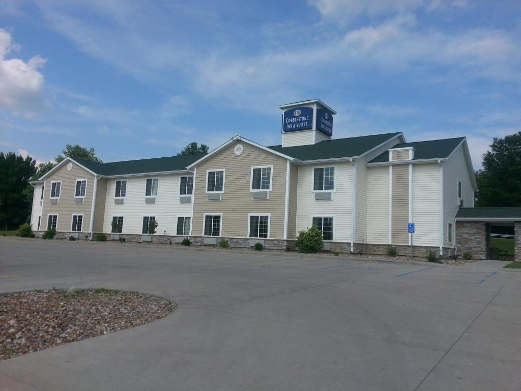 Cobblestone Inn & Suites - Bloomfield Exterior photo